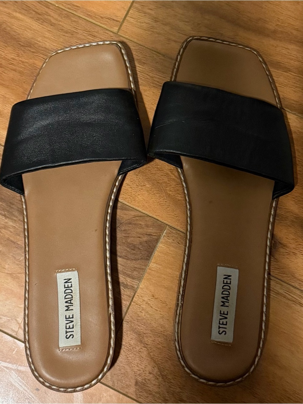 Steve Madden Black and Tan Slide Sandals